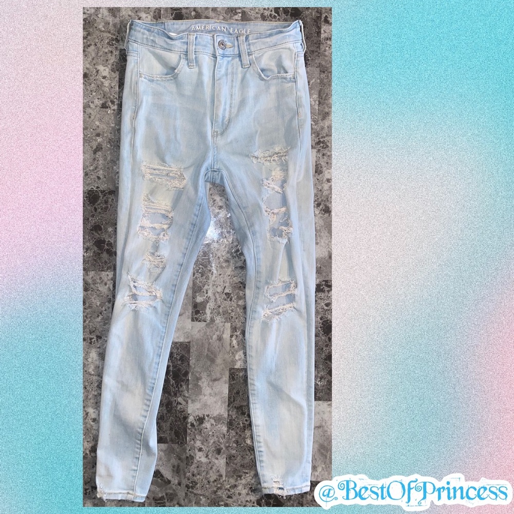 American Eagle Outfitters Size 2S distressed Jeans Excellent Condition